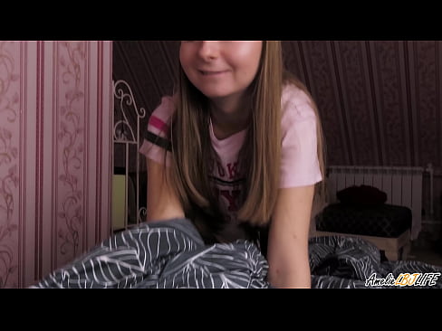 ❤️ Blondie Suĉas sian BFF-on Profunde kaj Akiras Cum En Ŝia Buŝo Faka video ĉe ni ☑