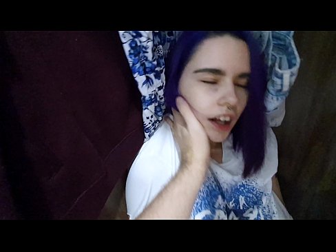 ❤️ Trovis mian fratinon en la ŝranko kaj helpis ŝin kumi Faka video  ĉe ni ☑